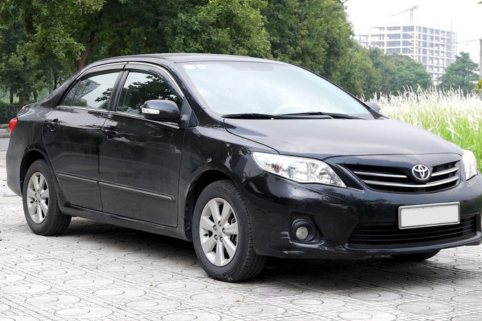 corolla altis